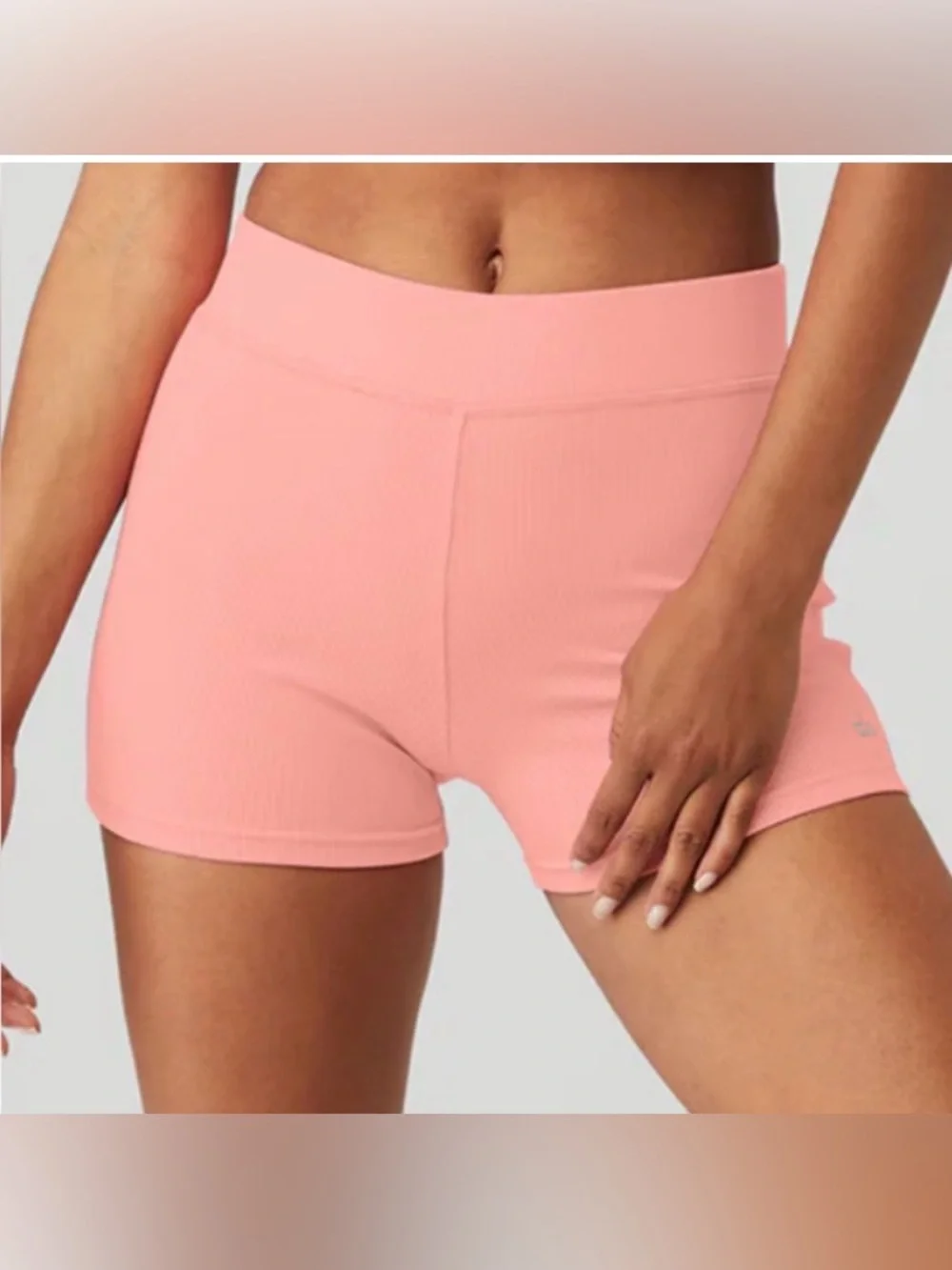 Alo Women’s Goddess Ribbed High-Waist Hot Short Strawberry Lemonade Size Small